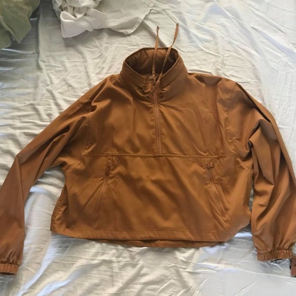 SOLD Girlfriend Collective Twig Windbreaker - Picture 6 of 7